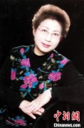 京剧表演艺术家李炳淑获白玉兰戏剧奖特殊贡